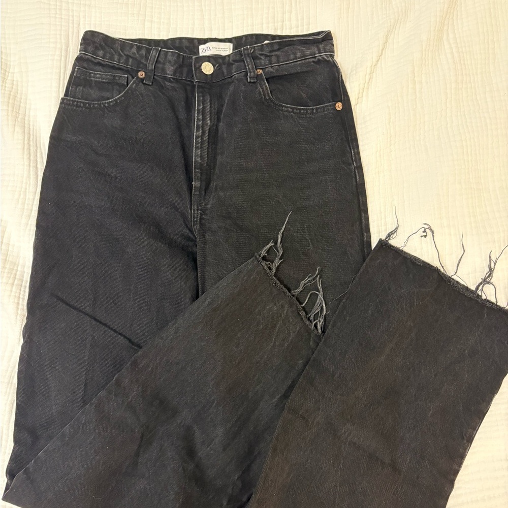 Zara Black Frayed Hem Cropped Jeans